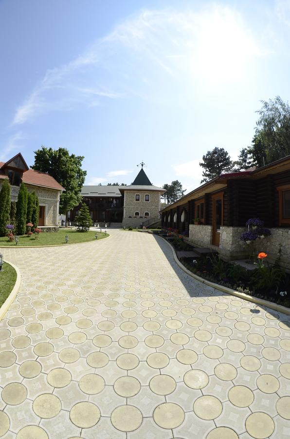 Curtea Boierului Hotel Peresecina Εξωτερικό φωτογραφία