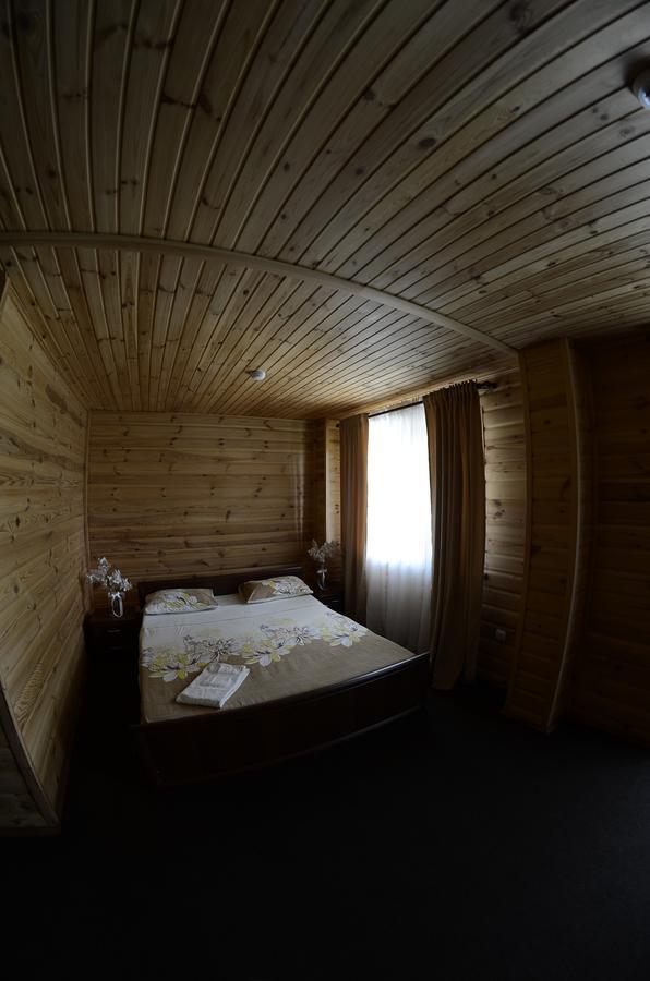 Curtea Boierului Hotel Peresecina Εξωτερικό φωτογραφία