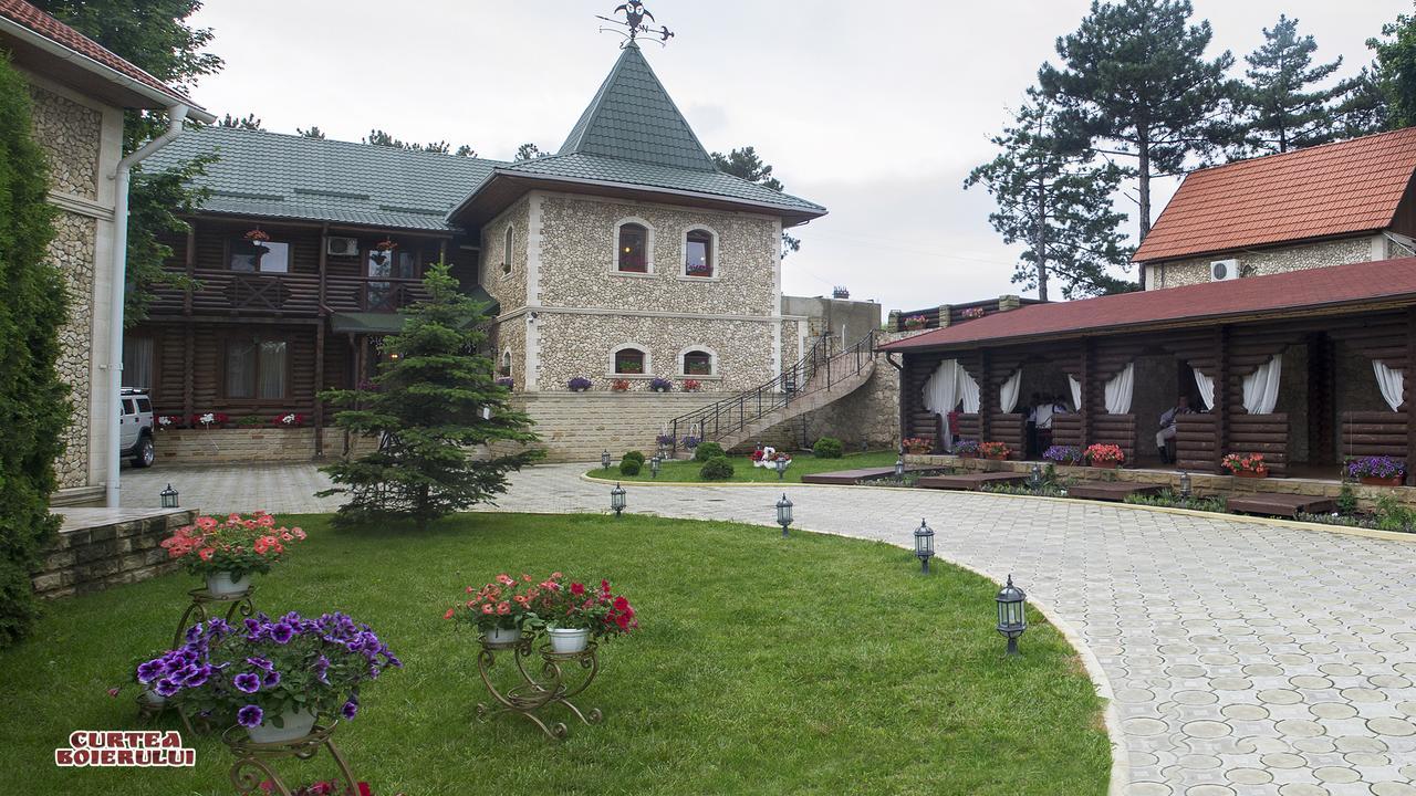 Curtea Boierului Hotel Peresecina Εξωτερικό φωτογραφία