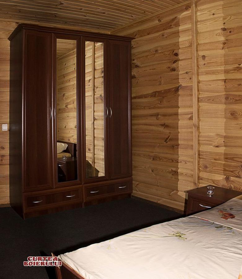 Curtea Boierului Hotel Peresecina Εξωτερικό φωτογραφία
